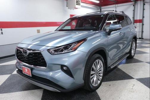 2023 Toyota Highlander Platinum