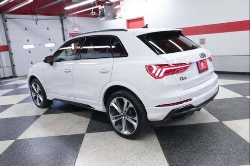 Glacier White Metallic 2022 Audi Q3 45 S line Premium Plus