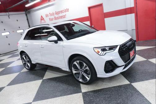 Glacier White Metallic 2022 Audi Q3 45 S line Premium Plus