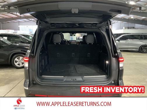 Starlight Gray Premium Colorant 2022 Lincoln Navigator Reserve