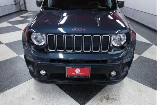 Slate Blue Pearlcoat 2022 Jeep Renegade Latitude