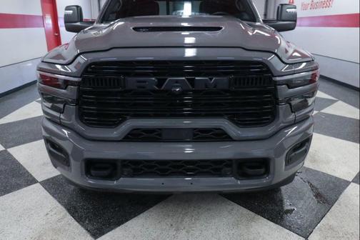 Ceramic Gray Clearcoat 2025 RAM 2500 Laramie Crew Cab 4x4 6'4' Box