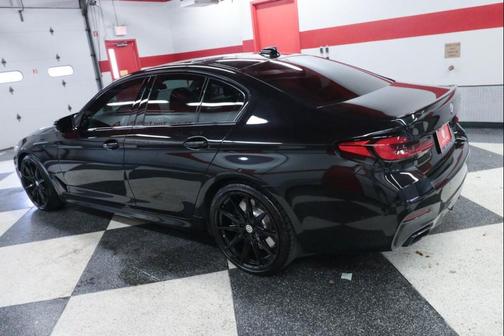 Black Sapphire Metallic 2022 BMW M550 i Xdrive