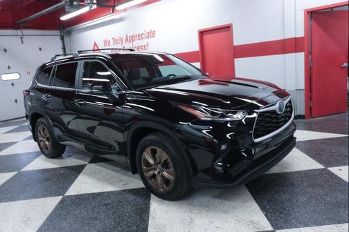 2023 Toyota Highlander Hybrid XLE