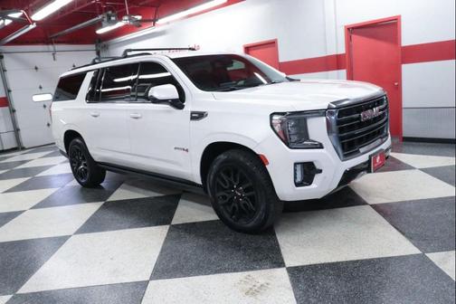 White Frost Tricoat 2021 GMC Yukon XL 4WD AT4