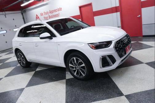 2023 Audi Q5 45 S line Premium Plus