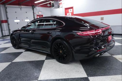 2017 Porsche Panamera 4S