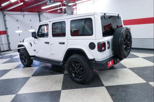 Bright White Clearcoat 2021 Jeep Wrangler Unlimited Sahara