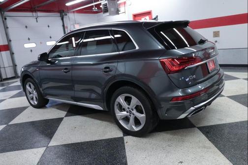2022 Audi Q5 45 S line Premium Plus
