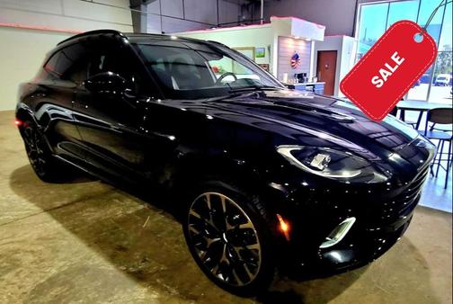 Onyx Black 2022 Aston Martin DBX