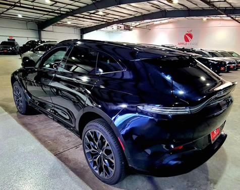 Onyx Black 2022 Aston Martin DBX