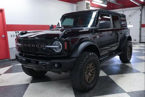 Shadow Black 2023 Ford Bronco Wildtrak