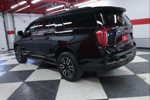 2023 GMC Yukon XL 4WD AT4