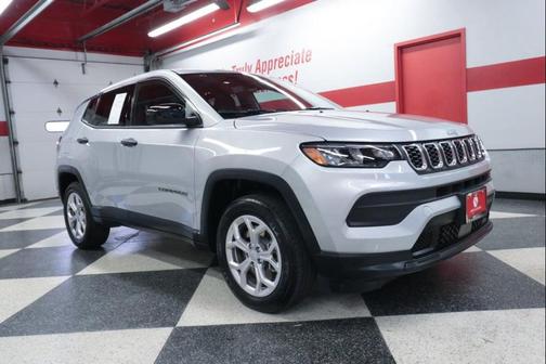 Silver Zynith Metallic Clearcoat 2024 Jeep Compass Sport