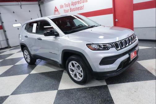 Silver Zynith Metallic Clearcoat 2024 Jeep Compass Sport