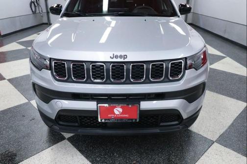 Silver Zynith Metallic Clearcoat 2024 Jeep Compass Sport