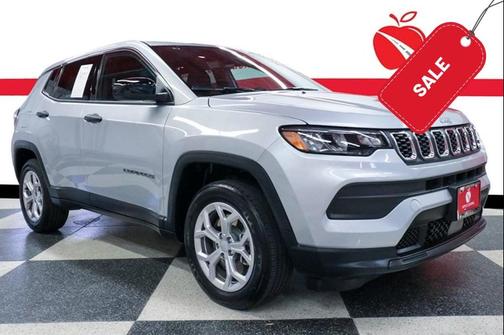 Silver Zynith Metallic Clearcoat 2024 Jeep Compass Sport