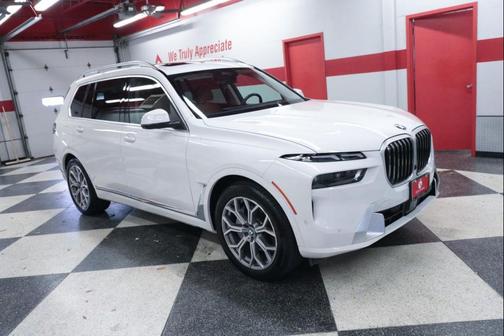 Alpine White 2024 BMW X7 xDrive40i