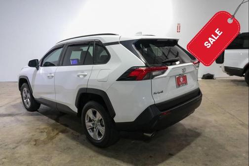 Ice Cap 2023 Toyota RAV4 XLE