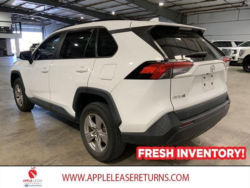 Ice Cap 2023 Toyota RAV4 XLE