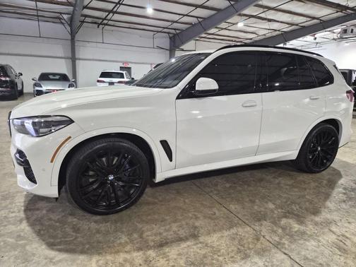 Alpine White 2023 BMW X5 xDrive40i