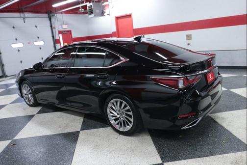Obsidian 2022 Lexus ES 350 Ultra Luxury