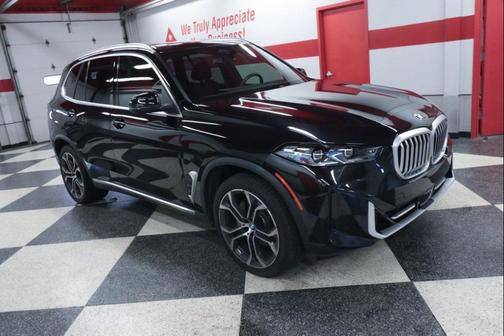 Black Sapphire Metallic 2024 BMW X5 xDrive40i