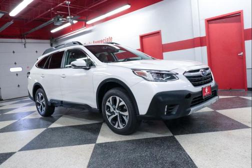 Crystal White Pearl 2022 Subaru Outback Limited