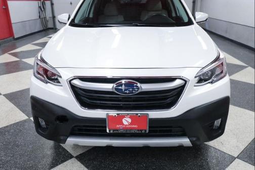 Crystal White Pearl 2022 Subaru Outback Limited