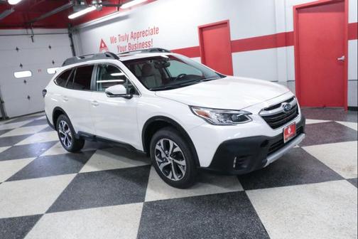 Crystal White Pearl 2022 Subaru Outback Limited