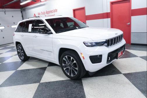 Bright White Clearcoat 2023 Jeep Grand Cherokee Overland
