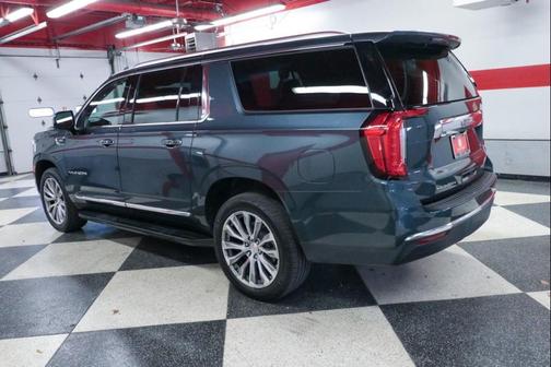 Dark Sky Metallic 2021 GMC Yukon XL SLT
