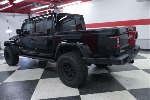 Black Clearcoat 2022 Jeep Gladiator Overland