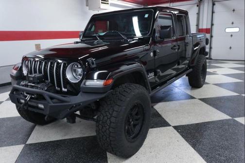 Black Clearcoat 2022 Jeep Gladiator Overland