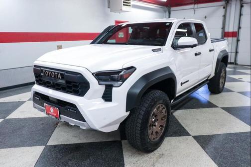 Ice Cap 2025 Toyota Tacoma Hybrid Trailhunter