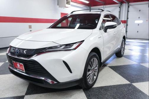 Blizzard Pearl 2021 Toyota Venza XLE