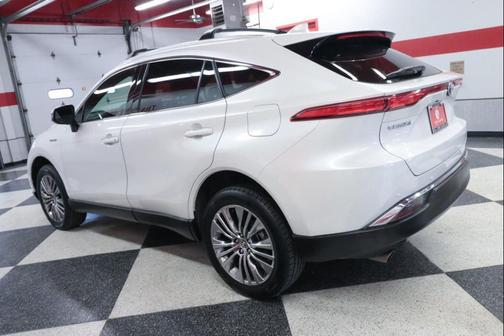 Blizzard Pearl 2021 Toyota Venza XLE