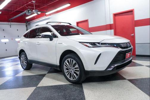 Blizzard Pearl 2021 Toyota Venza XLE