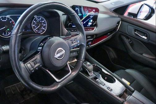 Pearl White Tricoat 2023 Nissan Rogue SL
