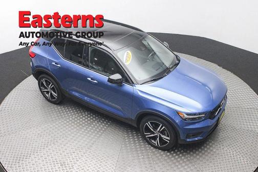 Bursting Blue Metallic 2020 Volvo XC40 T5 R-Design