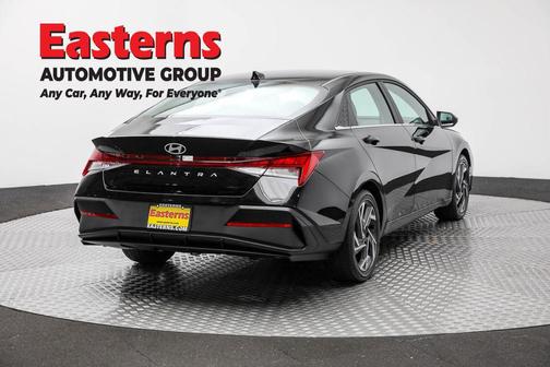 2025 Hyundai ELANTRA SEL