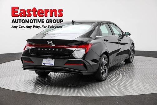 2025 Hyundai ELANTRA SEL