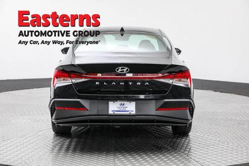 2025 Hyundai ELANTRA SEL