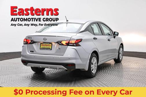 Brilliant Silver Metallic 2024 Nissan Versa 1.6 S