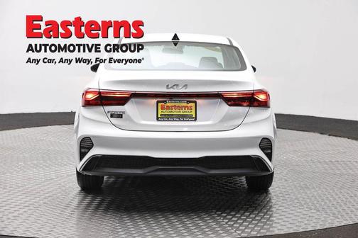 Snow White Pearl 2023 Kia Forte LXS