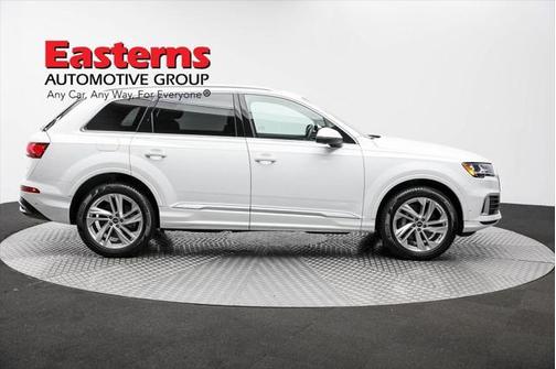 2022 Audi Q7 45 Premium Plus