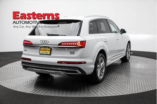 2022 Audi Q7 45 Premium Plus