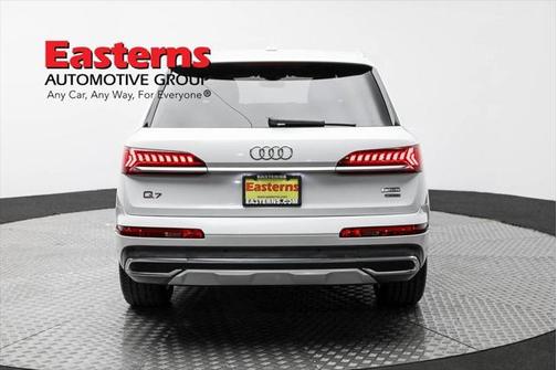 2022 Audi Q7 45 Premium Plus