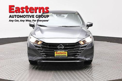 Gun Metallic 2023 Nissan Versa 1.6 SV