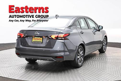 Gun Metallic 2023 Nissan Versa 1.6 SV